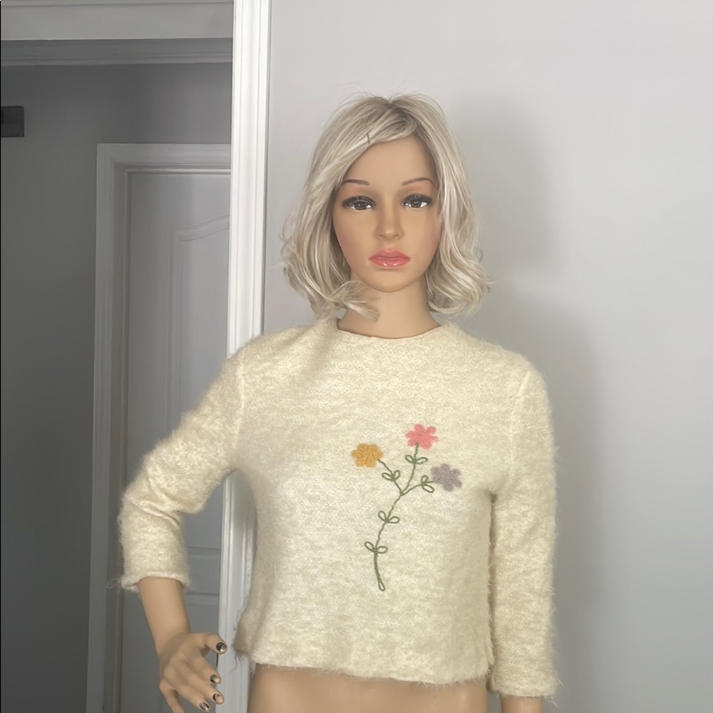 Vintage 60’s Julius Garfinckel & Co. Washington Floral Embroidered Cream Top
